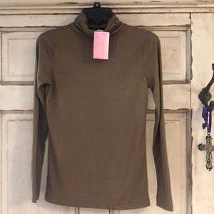 NWT ZENANA Tan Turtleneck size Small Fall
